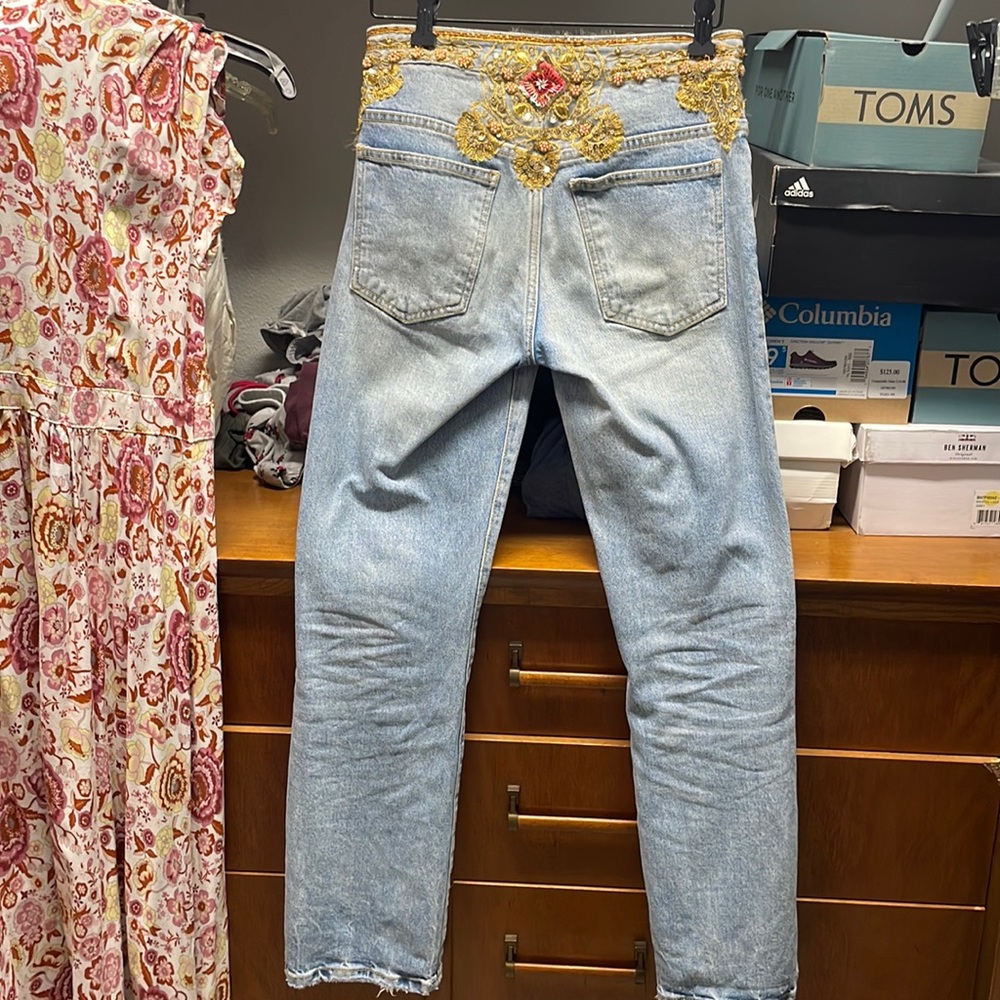 Embellished Capris Jeans